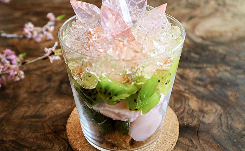 桜の水晶パフェを無料サービス！ヤドの春旅キャンペーン