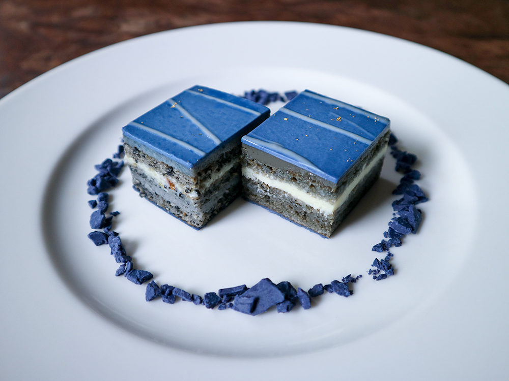 Lapis lazuli opera cake 1200円